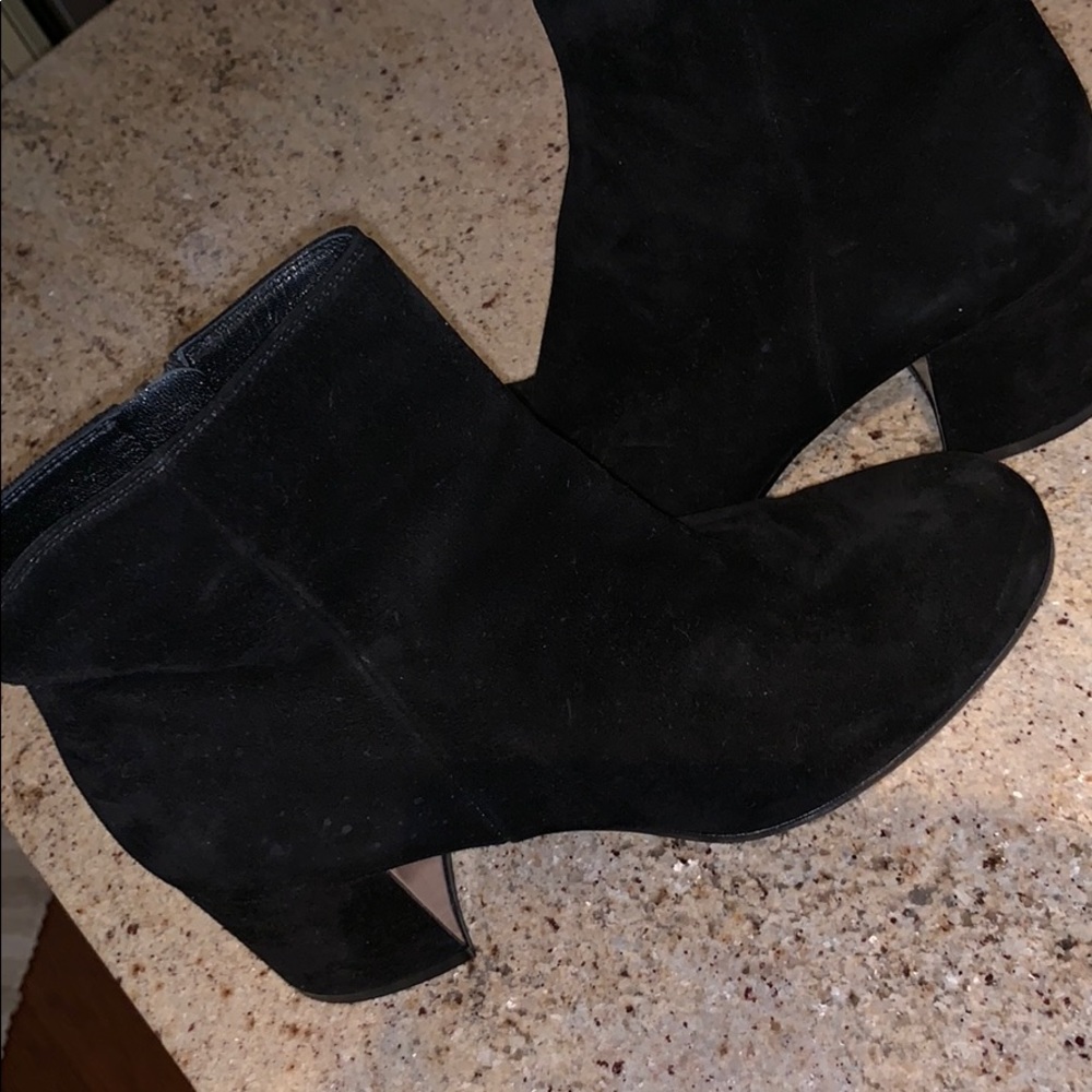 GIANVITO ROSSI BLACK BOOTIES!